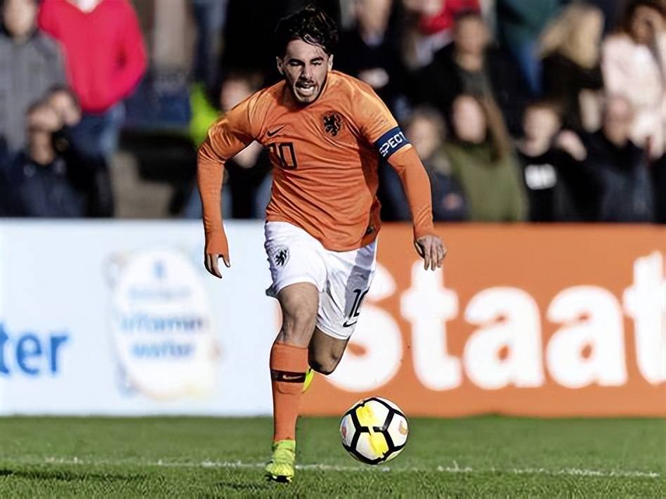 关于荷甲今夜走向成谜，阿森纳内部沟通，压力陡增，训练强度明显提升的信息